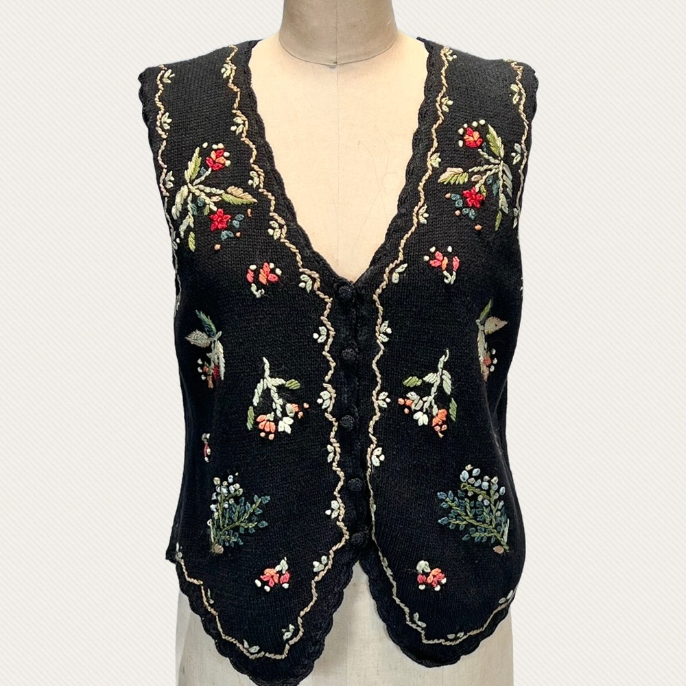 VINTAGE 90s wildflower embroidered knit sweater vest cardigan button front‎